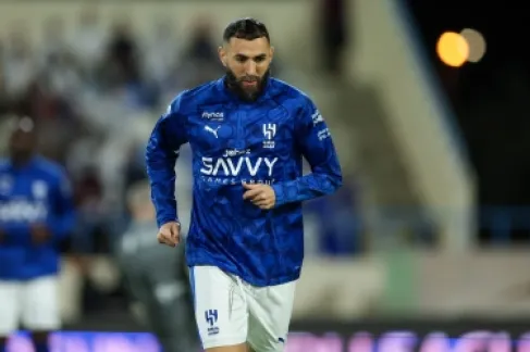 عقبة مالية تهدد رحيل بنزيما عن الهلال.. وهداف البريميرليغ في الانتظار