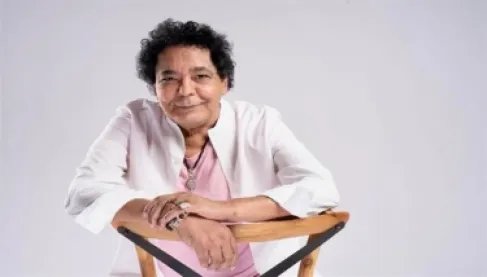 بعد أزمة صحية.. محمد منير في ألمانيا لإجراء فحوصات طبية