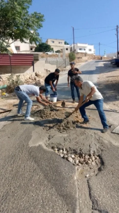 جرش .. متابعة ميدانية لأعمال صيانة الطرق في الكفير