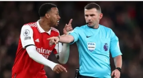 الدوري الإنجليزي الممتاز ينشر أحكام مراجعة قرارات الحكّام وتقنية VAR