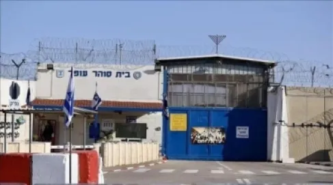 إسرائيل تصدر أوامر اعتقال إداري بحق 42 فلسطينيا
