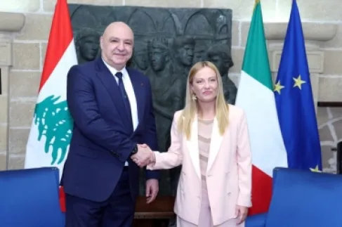 عون يدعو من إيطاليا للضغط على إسرائيل