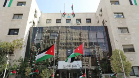 الجمارك تلغي شرط موافقة الجهة الراهنة لإخراج المركبات المرهونة خارج الأردن