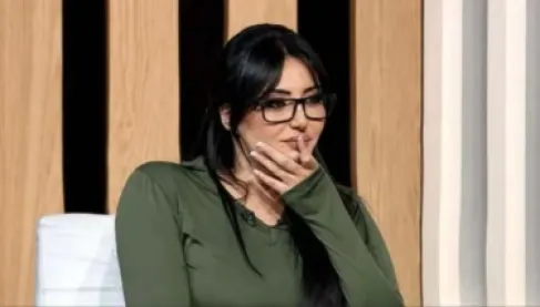 «ولا فارقلي».. الإعلامية دينا المصري تعلق على قرار إيقاف برنامجها