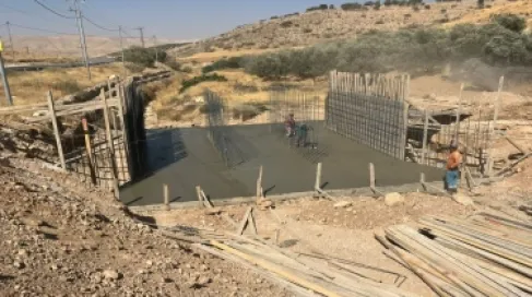 أشغال الزرقاء تنهي أعمال صيانة وتنفيذ عدة عبارات صندوقية وحمايات جانبية