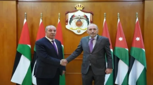 الصفدي والشيخ يبحثان التدهور الخطير الذي تشهده الضفة الغربية المحتلة