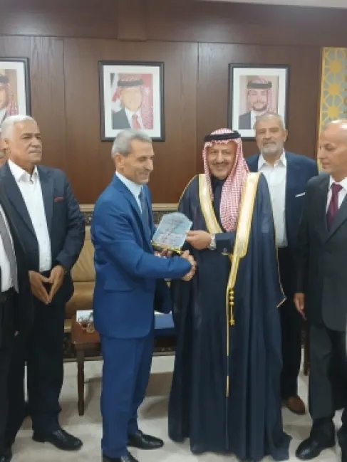 مختار عشيرة العبداللات يزور مستشارية الديوان الملكي ويؤكد الاعتزاز بالقيادة الهاشمية