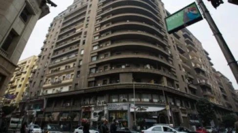 عمارة الإيموبيليا وسط القاهرة تثير الجدل.. والسلطات تحسم مصيرها