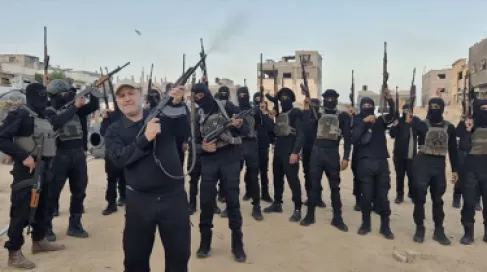 إعلام عبري : ميليشيات مسلحة تدعمها إسرائيل في غزة ترتكب جرائم حرب