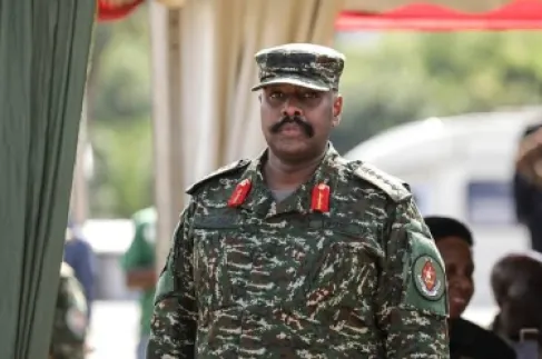 قائد الجيش الأوغندي يضع شرطا شخصيا غريبا لإرسال قواته إلى غزة