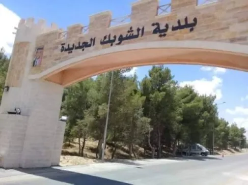 150 طالباً بلا نقل مدرسي.. معاناة يومية في فيصليّة الشوبك