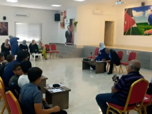 (الصحة للجميع) ..  محاضرة توعوية في مخيم سوف لتعزيز الصحة النفسية والتغذية السليمة