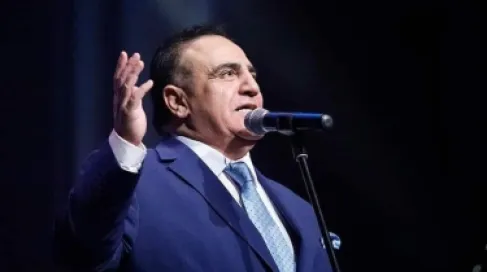 شادي جميل يعتذر للسوريين عن أغنية مدح فيها بشار الأسد