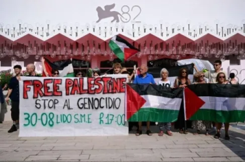 200 فنان عالمي يطالبون مهرجان فينيسيا بوقفات جادة دعما لفلسطين