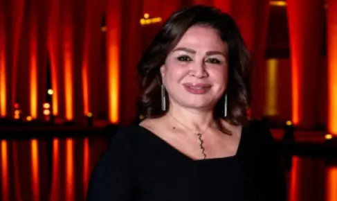 إلهام شاهين ترد على شائعة وفاتها.. (المرحومة ترسل سلامها)
