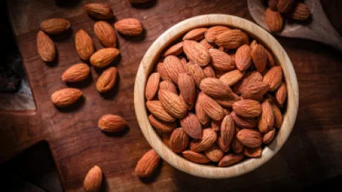 حبة لوز يومياً قد تغير صحتك بالكامل.. إليك السبب