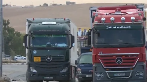 حجارة على الشاحنات الأردنية.. من يشعل أزمة 
