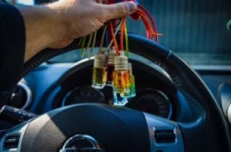 العطور غنية بالكحول شديد الاشتعال