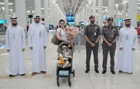 طفلة أردنية تصل الى دبي بعدما تكفل حاكم دبي بعلاجها .. كم تبلغ تكلفته؟