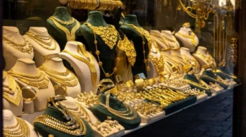 انخفاض أسعار الذهب في الأردن بمقدار دينار و 40 قرشا للغرام