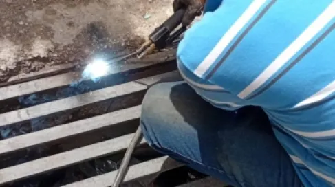 مياهنا: سرقة أغطية مناهل الصرف الصحي مستمرة