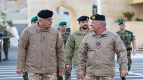 الملك يوجه رسالة إلى الفريق المتقاعد يوسف أحمد الحنيطي