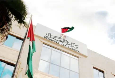 العمل: العقود الإلكترونية الموحدة للمدارس الخاصة سارية ولا صحة لإلغائها