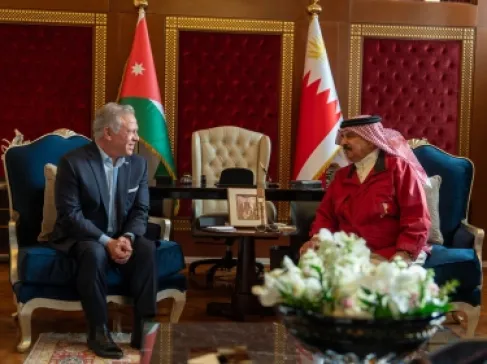 الملك والعاهل البحريني يبحثان هاتفيا التطورات الإقليمية