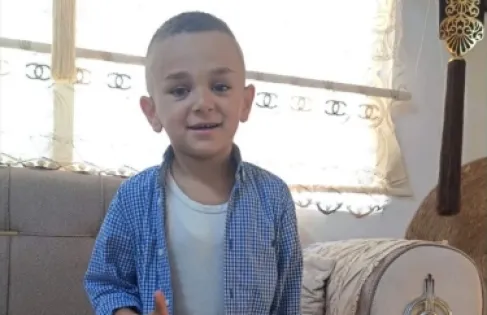 الأردن.. القصة الكاملة لوفاة الطفل إلياس داخل باص في الزرقاء