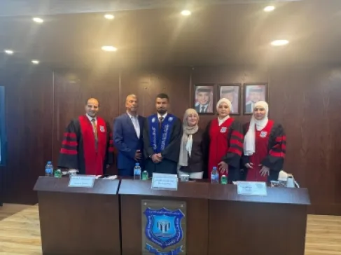 الأهل والعائلة يهنئون إيهاب طارق العواملة بمناسبة حصوله على الماجستير