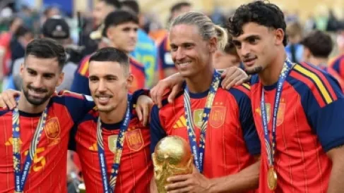 الإسباني يورينتي يعتزل دولياً بعد الفوز بكأس العالم