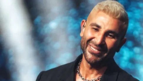 أحمد سعد ممازحاً في أحد الأعراس: أغني التفاهة دي إزاي!