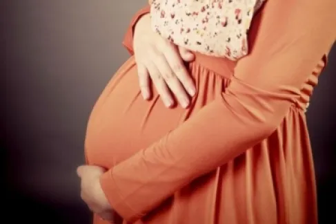 أسرار التغيّرات الهرمونية.. لماذا تصاب الحامل بجفاف العين؟