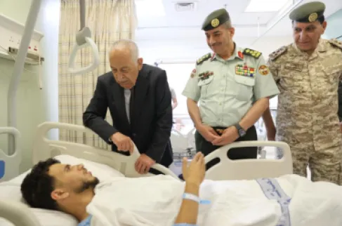 توجيهات ملكية.. العيسوي يطمئن على مصابي حادث نويبع