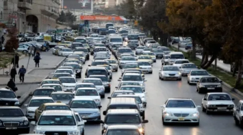 كثافات مرورية على طريق صويلح إلى المطار