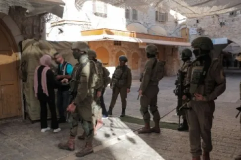 الاحتلال يعتقل 3 عناصر من الشرطة الفلسطينية في رام الله