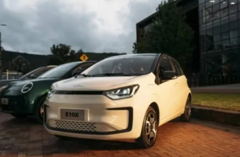 السفارة الصينية تتدخل في قضية «JAC E10X» بعد شكاوى أردنية