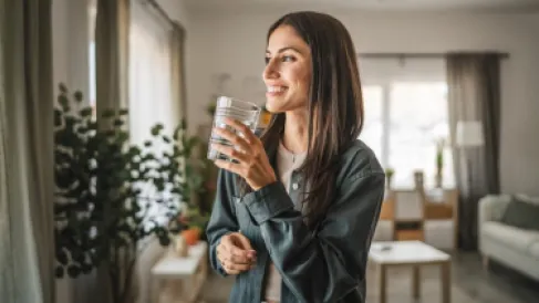 هل تشرب كمية ماء كافية؟.. 5 إشارات يرسلها جسمك دون أن تلاحظ