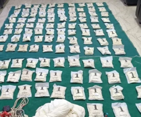 الجيش يحبط 3 محاولات لتهريب كمية كبيرة من المخدرات بواسطة بالونات موجهة - صور