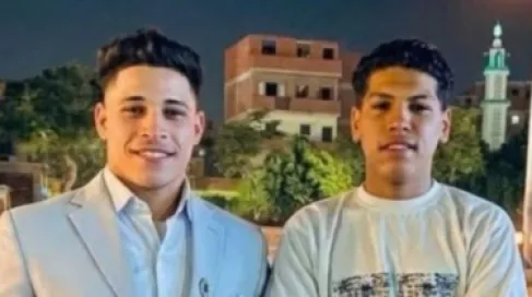 مأساة سائق إسعاف بمصر.. ذهب لإنقاذ مصابي حادث فوجد نجله الوحيد بين الضحايا