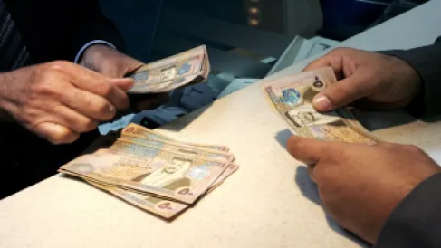 خبر غير سار للمقترضين من البنوك في الأردن