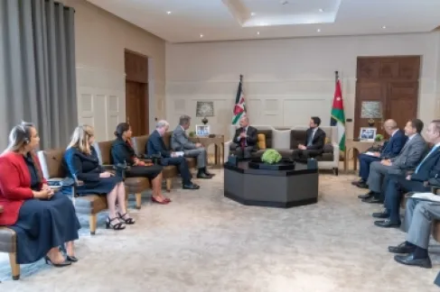 الملك يثمن استضافة فرنسا جولة جديدة من اجتماعات العقبة لبحث دعم الجيش اللبناني