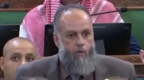 (تأنيث التعليم)  يشعل جدلاً في البرلمان السوري
