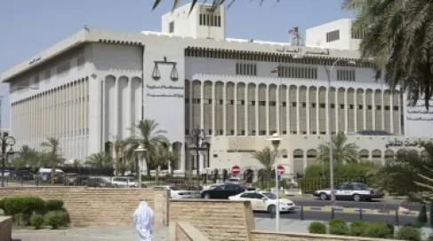 الكويت.. السجن 10 سنوات لـ 4 متهمين في قضية تمويل «حزب الله»