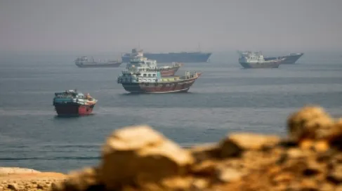هيئة بحرية بريطانية تفيد بحادث أمني في مضيق هرمز قبالة عُمان