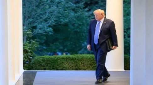 بينها CNN.. ترمب يمنع 3 وسائل إعلام أميركية من دخول البيت الأبيض