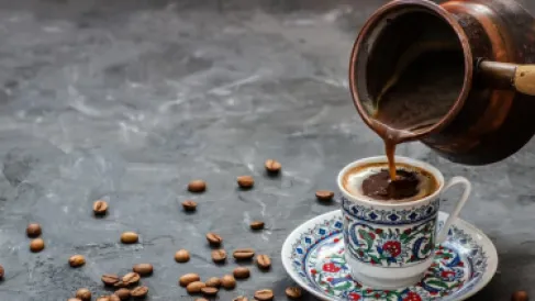 5 أطعمة مع القهوة قد تضر بصحتك دون أن تدري.. بعضها قد يفاجئك