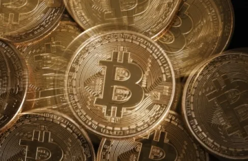 البيتكوين تسجل أعلى مستوى منذ نهاية يناير الماضي