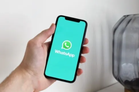 واتساب يختبر تحويل الكلام إلى رسائل نصية