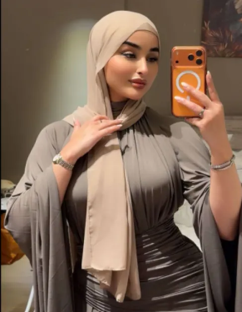 ضحى العريبي تثير جدلاً في لبنان بعد فيديو من مزار سيدة لبنان